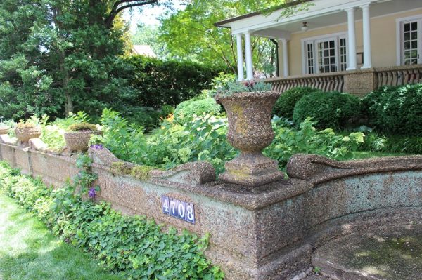 Pebblestone facade on pots and porch